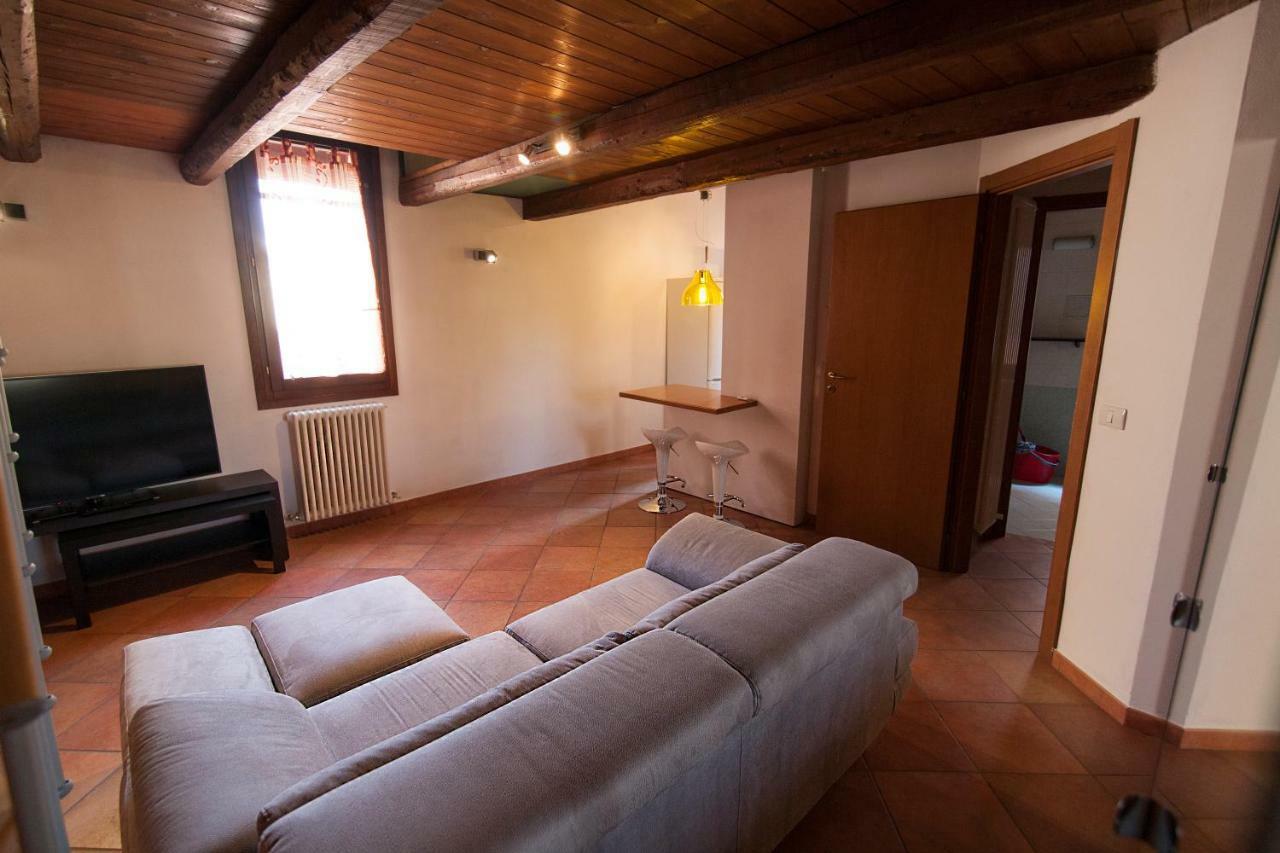 Casa Vacanza Angelo Феррара Экстерьер фото