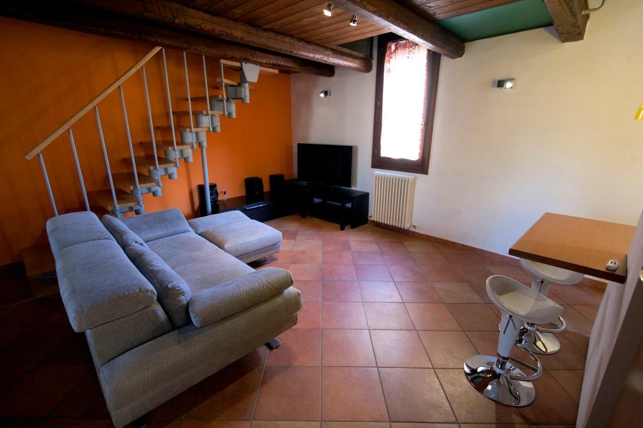 Casa Vacanza Angelo Феррара Экстерьер фото