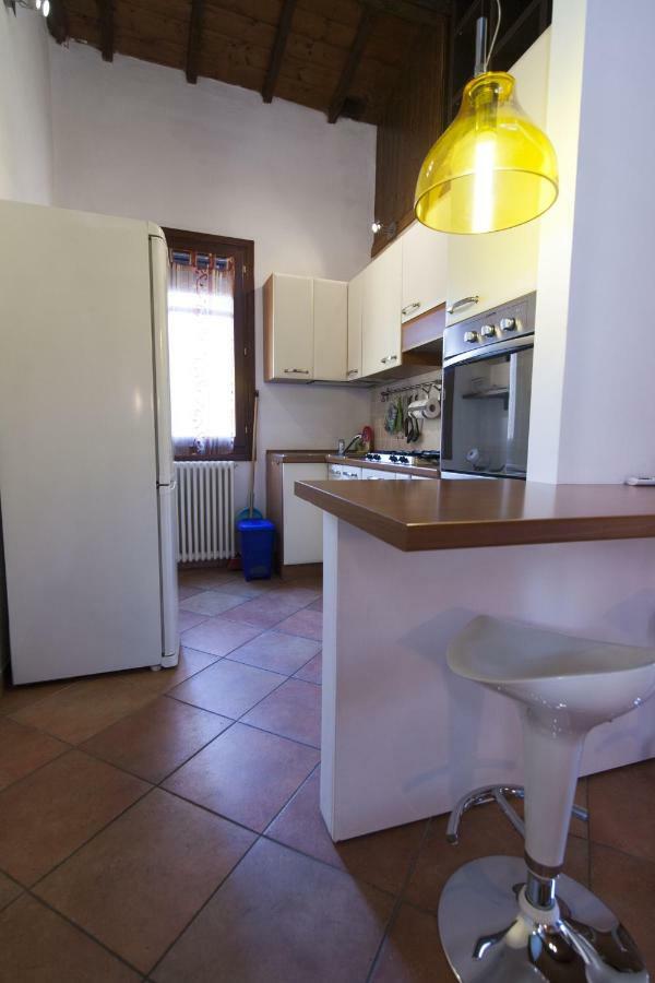 Casa Vacanza Angelo Феррара Экстерьер фото